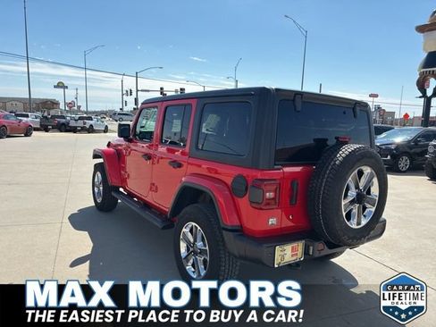 Used 2020 Jeep Wrangler Unlimited Sahara w/ Dual Top Group AWD/4WD image 10
