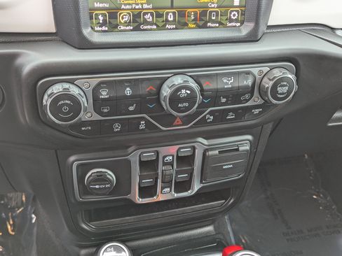 Used 2021 Jeep Wrangler Unlimited Sport image 21