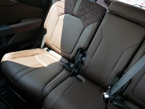 Used 2026 Honda Pilot Elite image 12