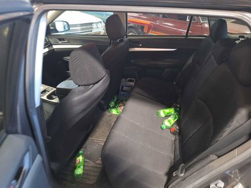 Used 2011 Subaru Outback 2.5i Premium w/ All-Weather Pkg image 9