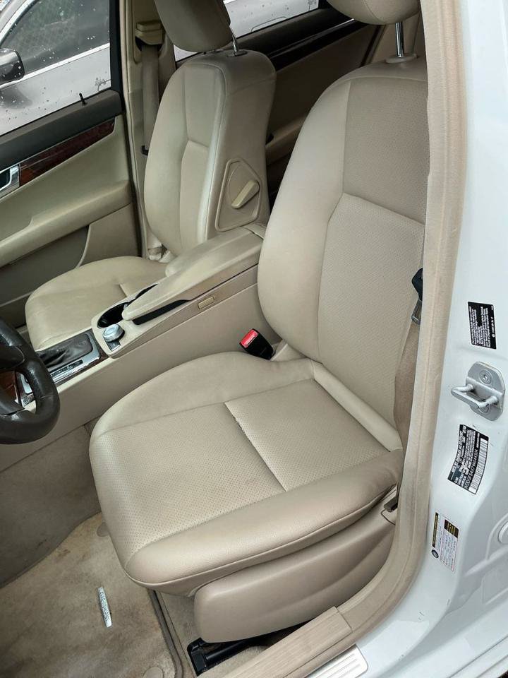 Used 2009 Mercedes-Benz C 300 Sedan image 14