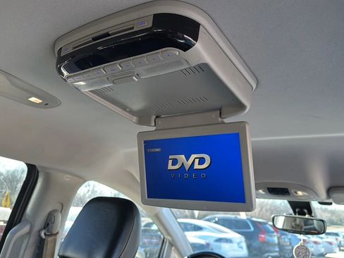 Used 2017 Chrysler Pacifica Touring-L image 13