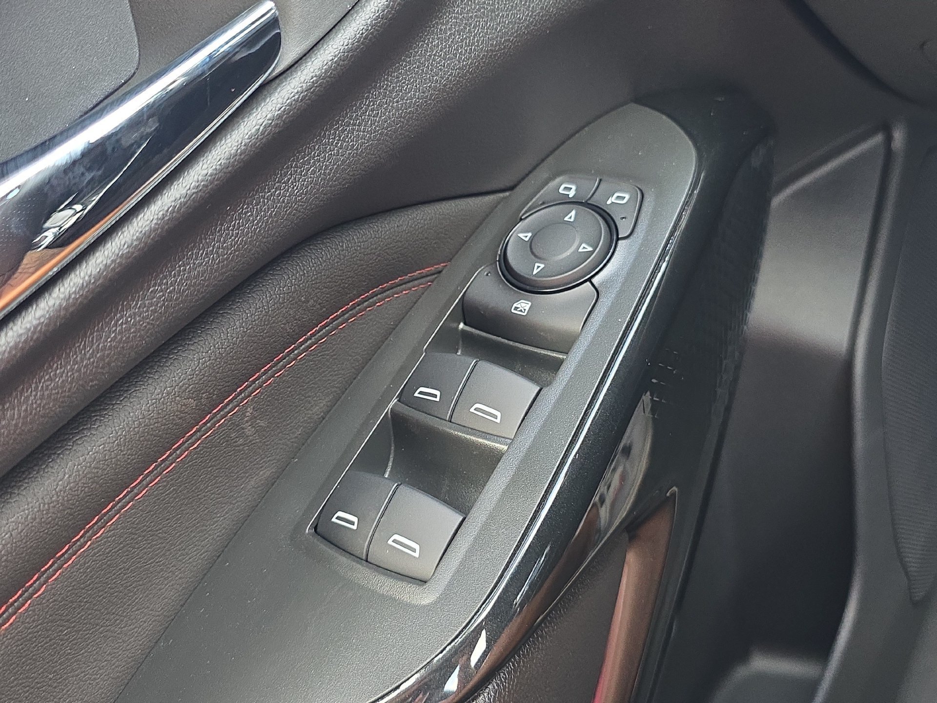 New 2026 Chevrolet Trax RS w/ Sunroof Package FWD image 11