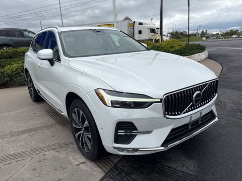 Certified 2023 Volvo XC60 B5 Plus AWD/4WD image 5