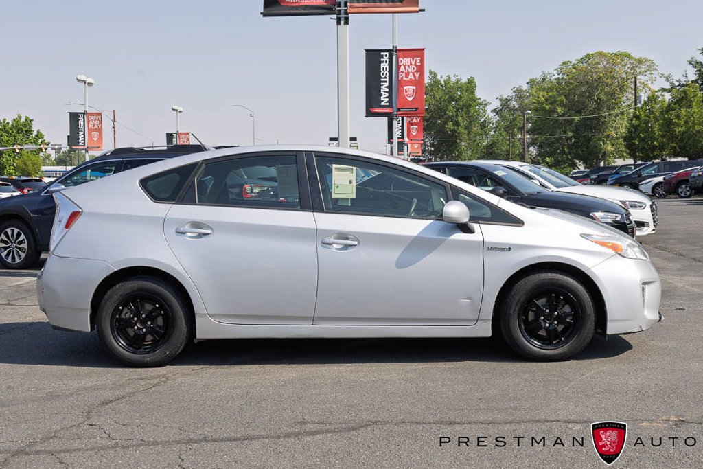 Used 2015 Toyota Prius Two FWD image 16