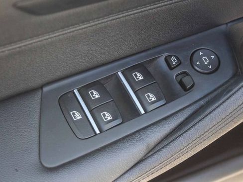 Used 2020 BMW 530i w/ Premium Package image 27