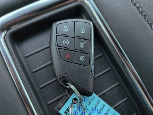 Used 2024 GMC Yukon XL Denali w/ Denali Reserve Package image 32