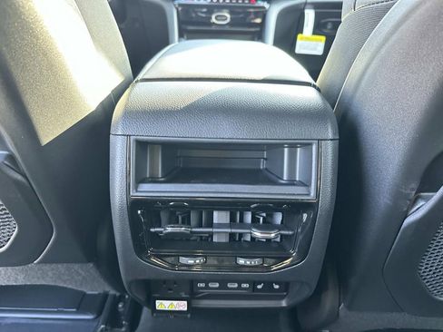 New 2026 Jeep Grand Cherokee Limited image 11