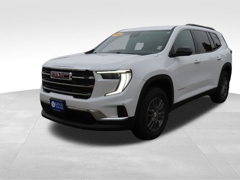 Used 2025 GMC Acadia Elevation image 3