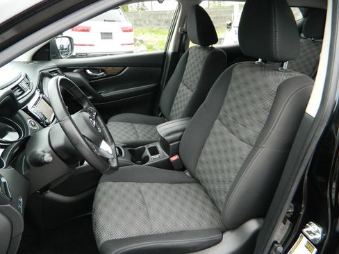 Used 2018 Nissan Rogue Sport SV w/ SV Technology Package image 12