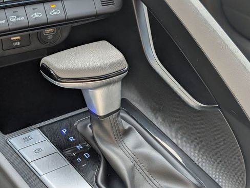 Used 2023 Hyundai Elantra SEL w/ Preferred Accessory Package image 21