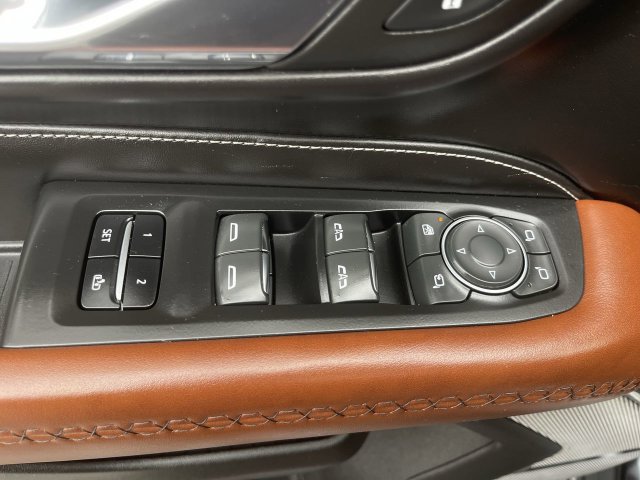Used 2023 GMC Yukon XL Denali Ultimate AWD/4WD image 25