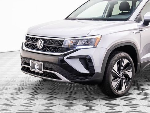 Used 2024 Volkswagen Taos SE image 37