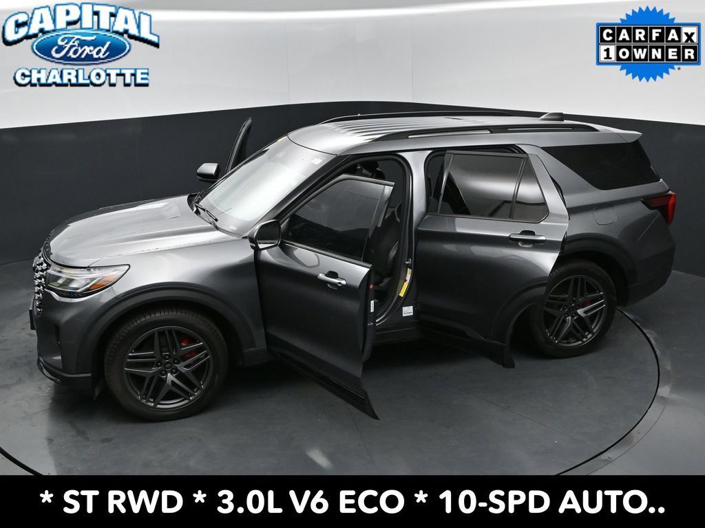 Used 2025 Ford Explorer ST RWD image 37