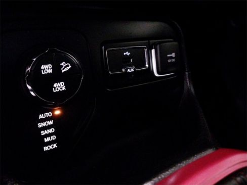 Certified 2017 Jeep Renegade Trailhawk w/ Premium Trailhawk Package image 18