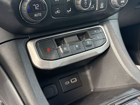 Used 2023 GMC Acadia SLE w/ Driver Convenience Package image 19