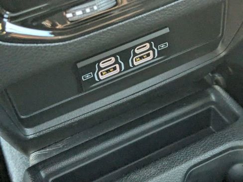 New 2025 Jeep Grand Cherokee L Laredo image 24