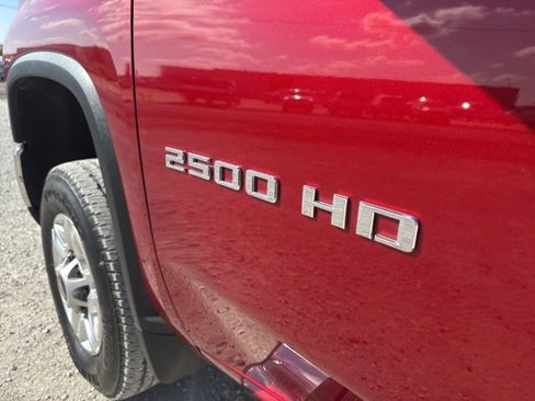 Used 2024 Chevrolet Silverado 2500 LT w/ Convenience Package image 10