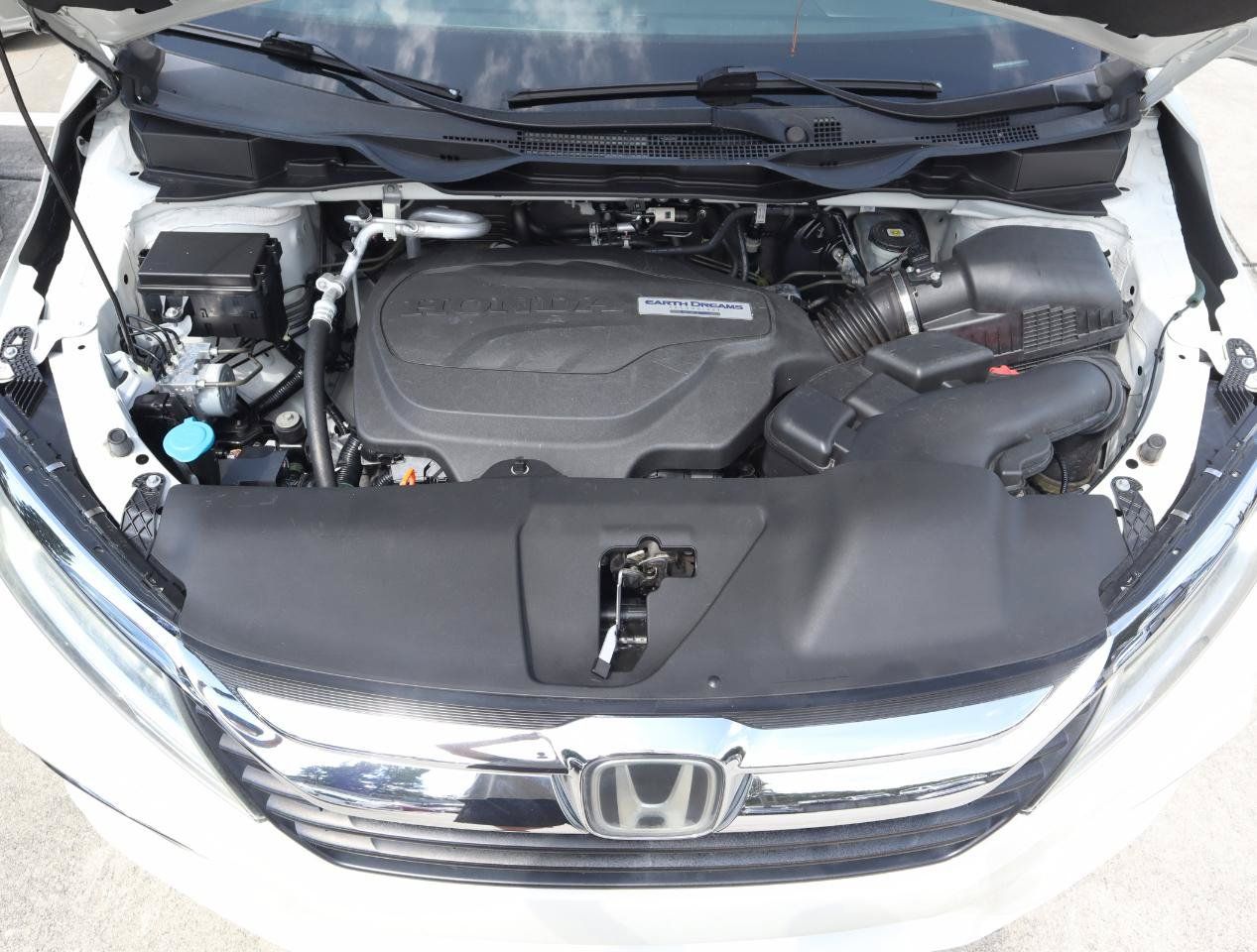 Used 2018 Honda Odyssey Elite image 12