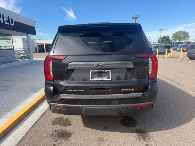 Used 2024 GMC Yukon XL AT4 w/ Technology Package AWD/4WD image 9