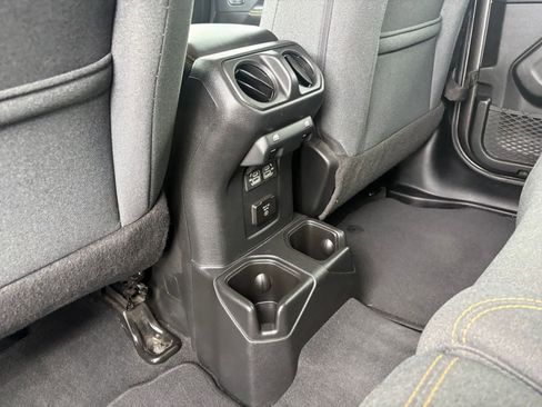 Used 2025 Jeep Wrangler Unlimited Sahara AWD/4WD image 22