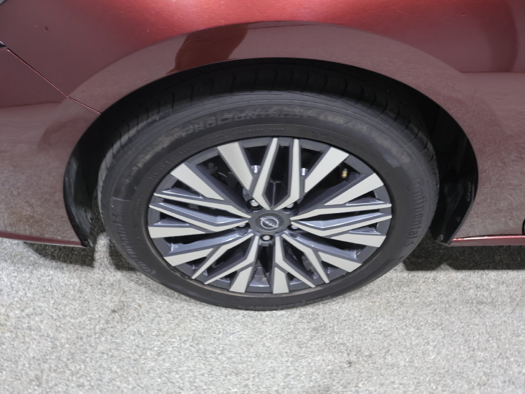 Used 2023 Nissan Altima 2.5 SV w/ SV Premium Package AWD/4WD image 8