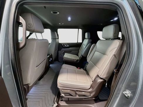 Used 2022 GMC Yukon XL SLT w/ SLT Luxury Package AWD/4WD image 23