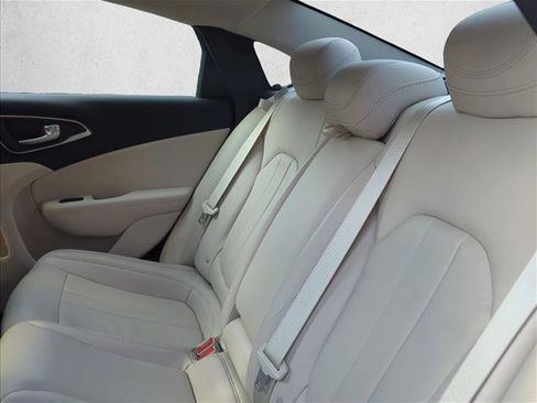 Used 2017 Chrysler 200 Limited Platinum image 20