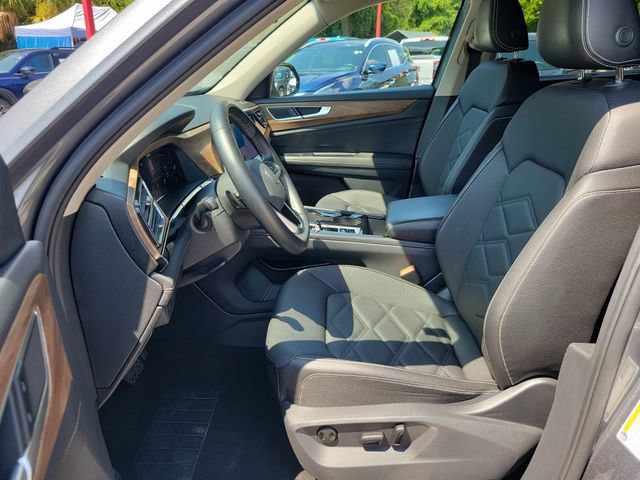 Used 2025 Volkswagen Atlas SE FWD image 19