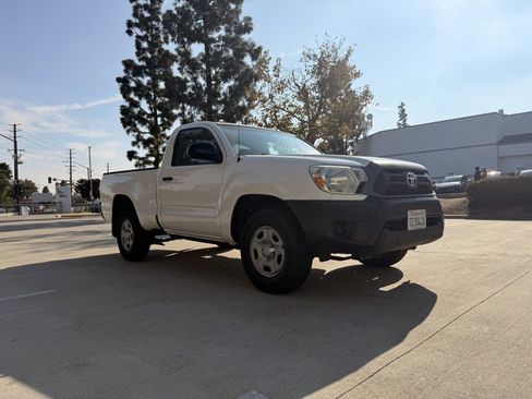 Used 2014 Toyota Tacoma 2WD Regular Cab image 2