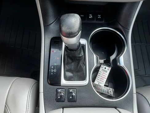 Used 2017 Toyota Highlander XLE image 17