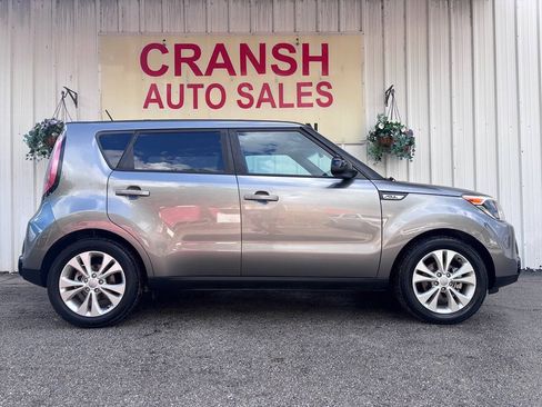 Used 2016 Kia Soul + FWD image 6