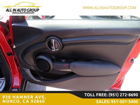 Used 2017 MINI Cooper 4-Door Hardtop image 24