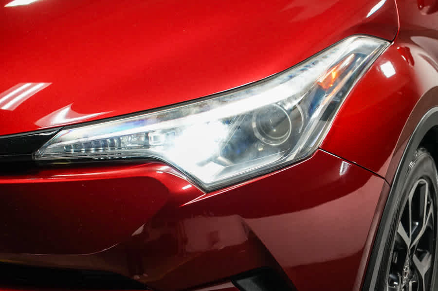 Used 2018 Toyota C-HR XLE FWD image 8