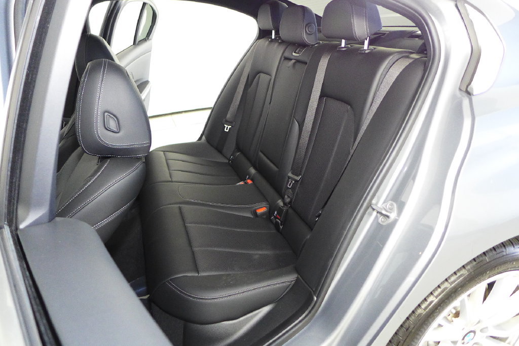 Used 2024 BMW 330i Sedan w/ Convenience Package RWD image 21