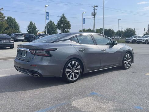 Used 2023 Nissan Maxima Platinum w/ Sport Mat Group FWD image 6