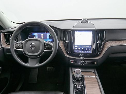 Certified 2023 Volvo XC60 T8 Ultimate w/ Protection Package Premier AWD/4WD image 24