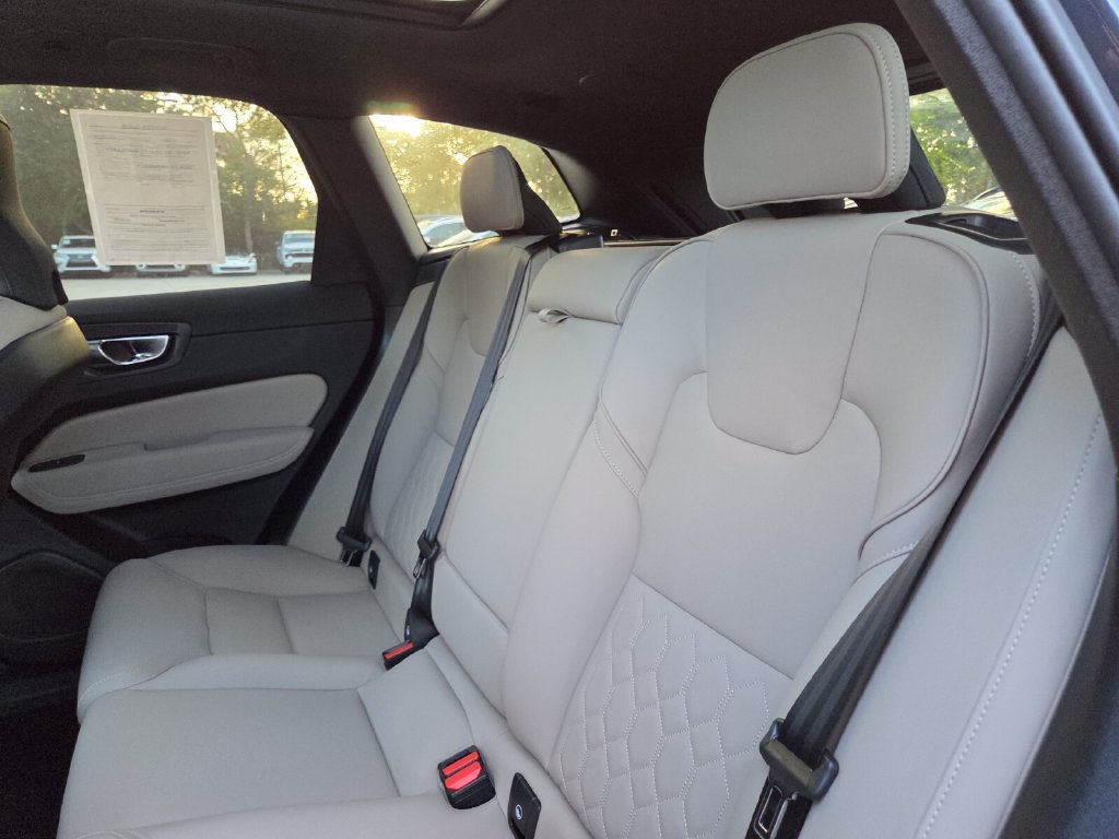 Used 2026 Volvo XC60 B5 Plus AWD/4WD image 15