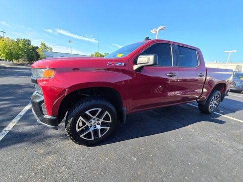 Used 2019 Chevrolet Silverado 1500 Custom Trail Boss w/ Custom Convenience Package AWD/4WD image 4