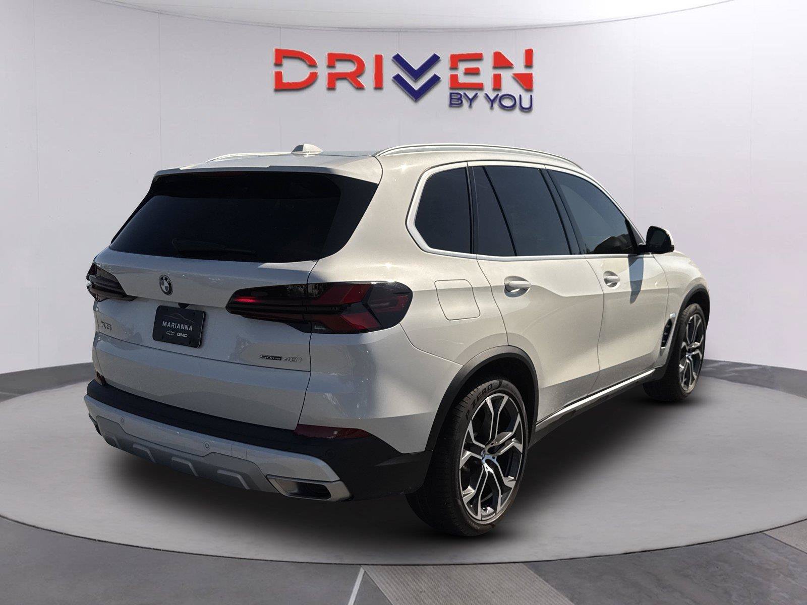 Used 2024 BMW X5 sDrive40i w/ Premium Package RWD image 3