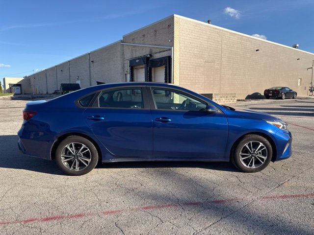 Used 2024 Kia Forte LXS w/ LXS Technology Package FWD image 2