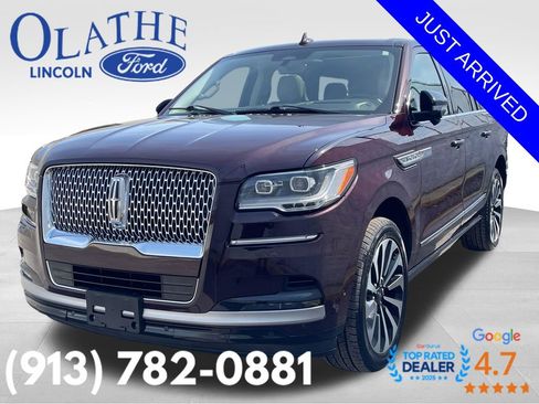 Certified 2023 Lincoln Navigator L Reserve image 1