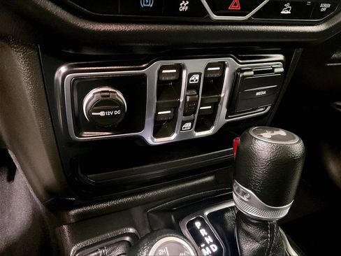 Used 2024 Jeep Wrangler Unlimited Sahara AWD/4WD image 26