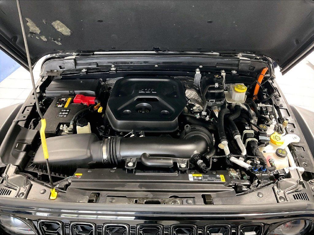 Used 2024 Jeep Wrangler Unlimited AWD/4WD image 30