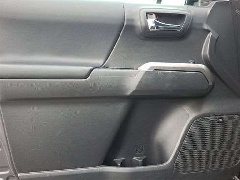 Used 2023 Toyota Tacoma Limited image 11