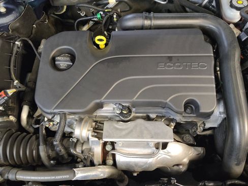 Used 2022 Chevrolet Malibu LT FWD image 30