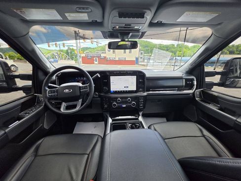 Used 2024 Ford F350 Lariat w/ Lariat Ultimate Package AWD/4WD image 28