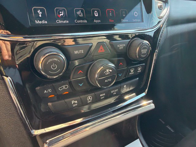 Certified 2021 Jeep Grand Cherokee Laredo X AWD/4WD image 31