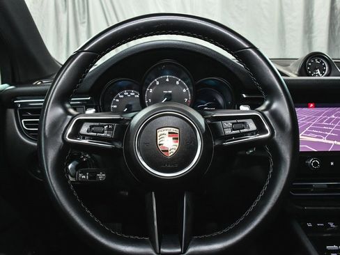 Used 2024 Porsche Macan AWD/4WD image 34