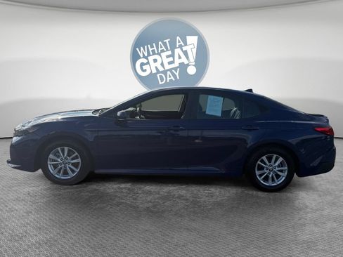 Used 2025 Toyota Camry LE FWD image 7